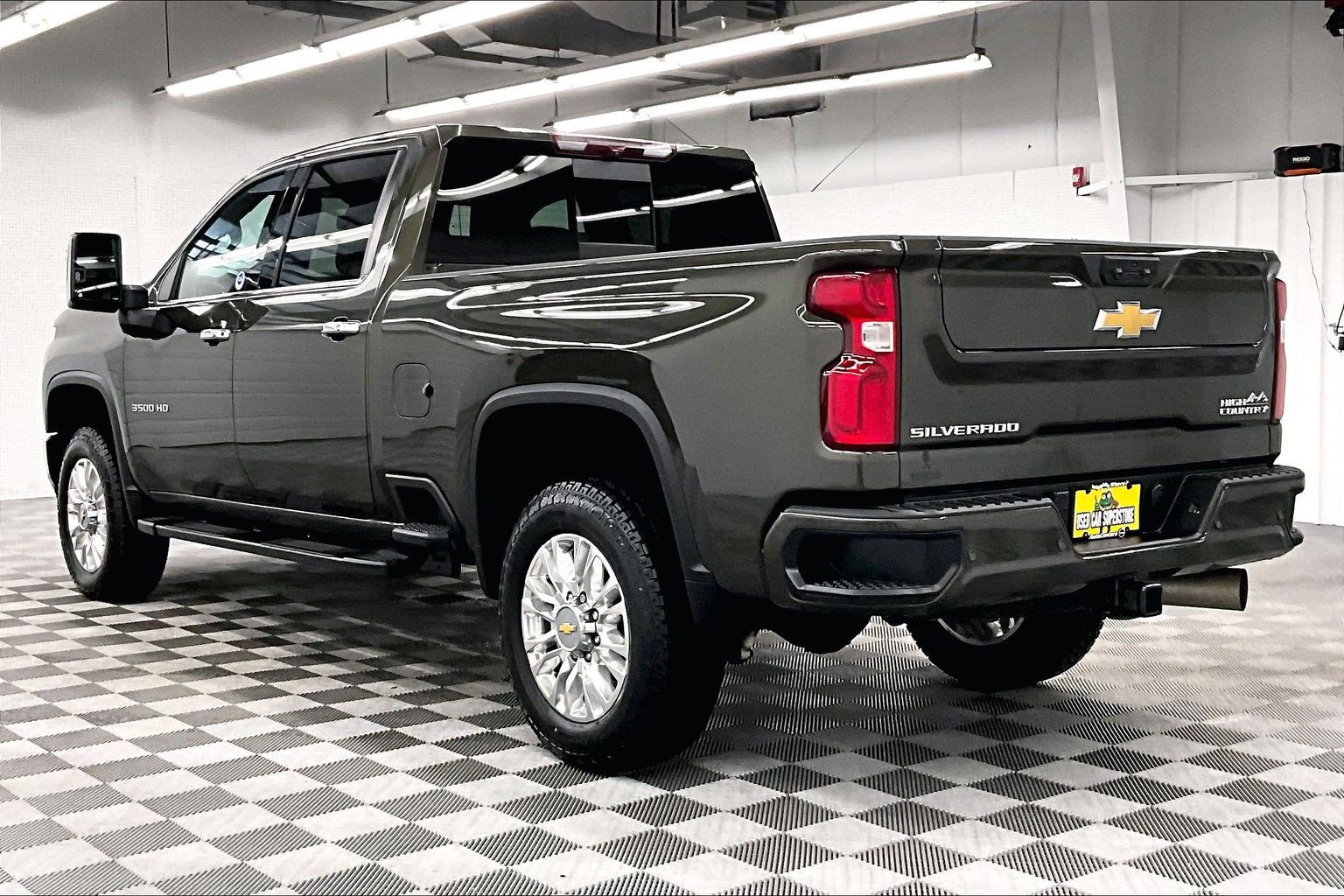 Used 2022 Chevrolet Silverado 3500 High Country w/ Safety Package II AWD/4WD image 3