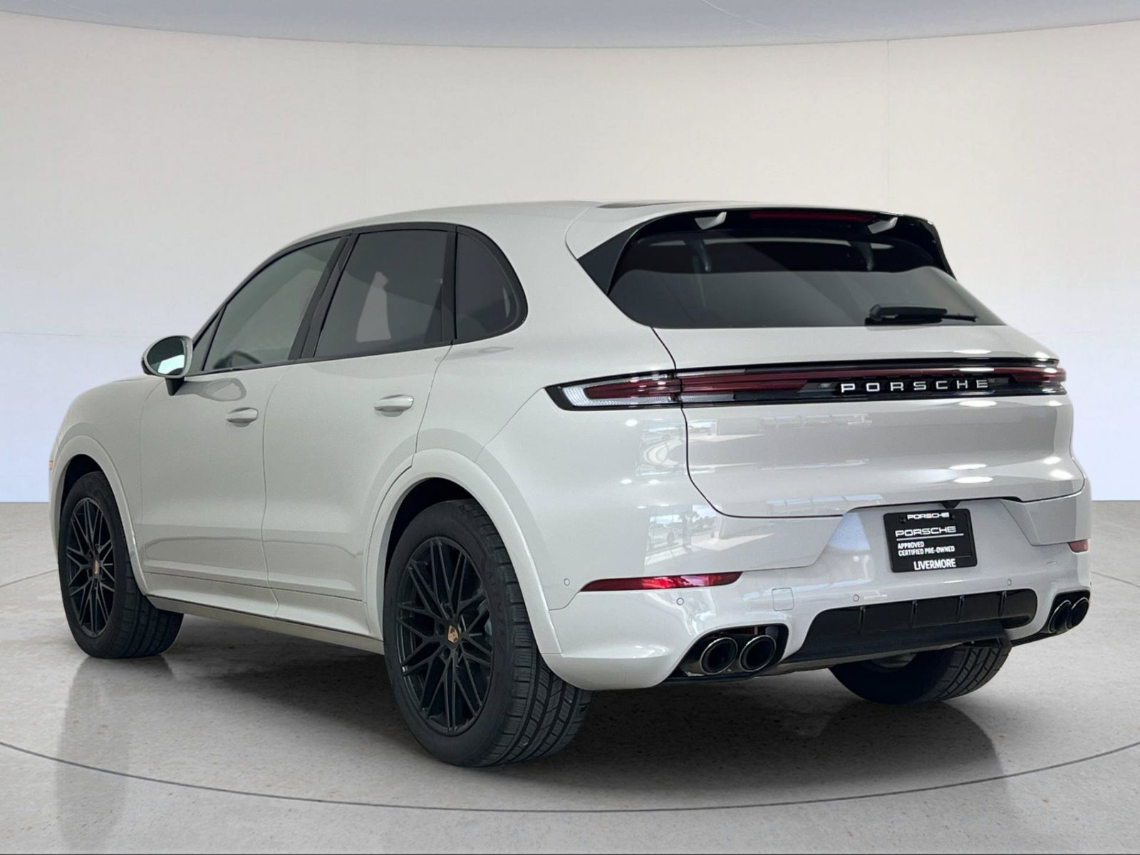 Certified 2026 Porsche Cayenne S AWD/4WD image 3