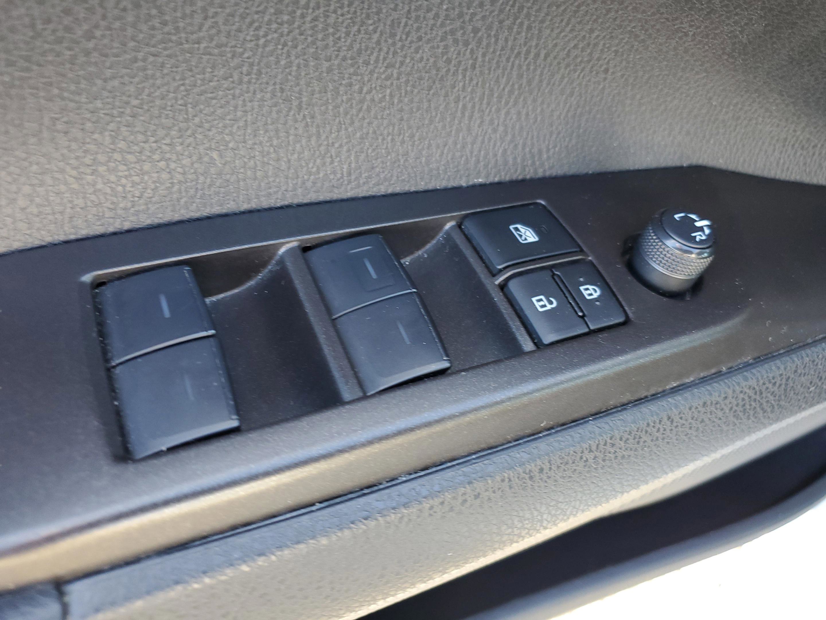 Used 2024 Toyota Camry SE image 20