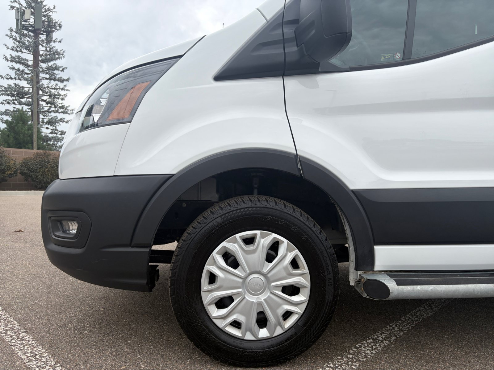 Used 2025 Ford Transit 250 Low Roof w/ Exterior Upgrade Package RWD image 11