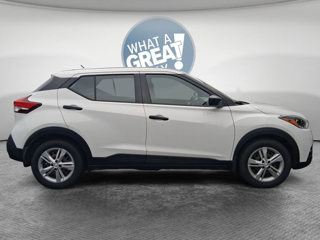 Certified 2020 Nissan Kicks S image 2