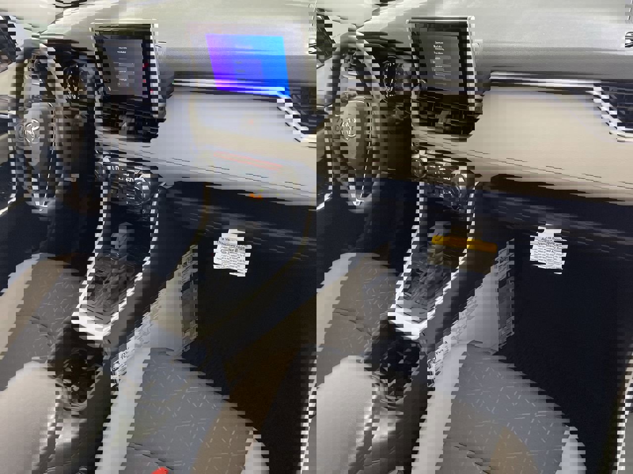 New 2025 Toyota RAV4 XLE image 27