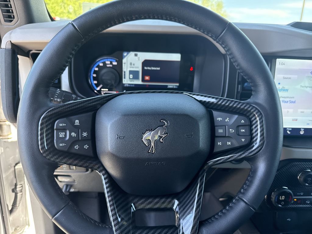 Used 2023 Ford Bronco Wildtrak image 24