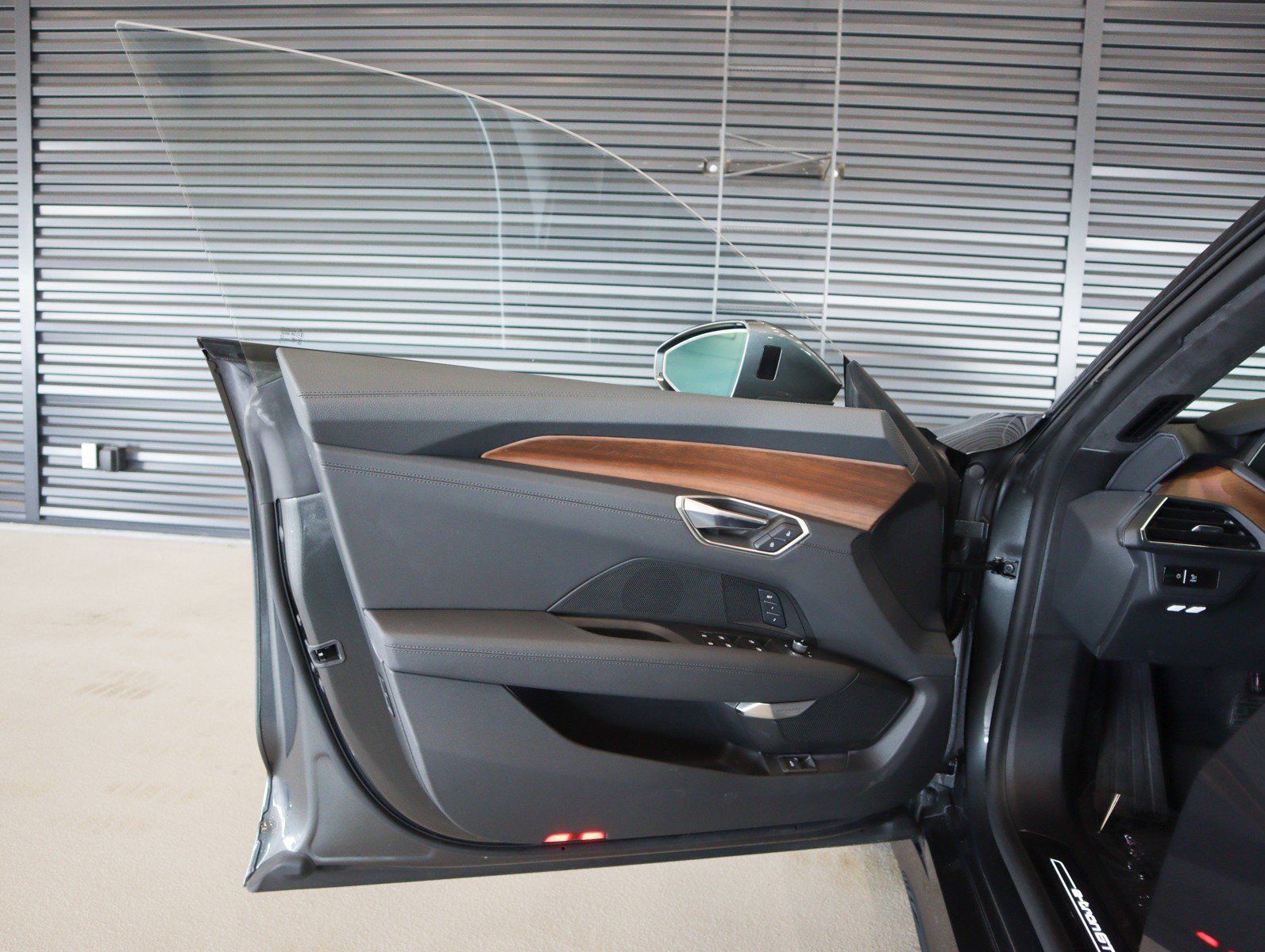 Certified 2024 Audi e-tron GT Prestige AWD/4WD image 28