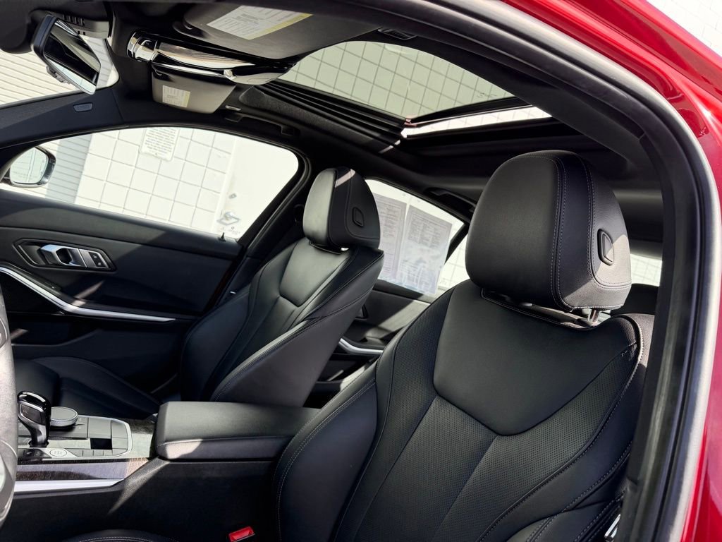 Used 2022 BMW 330i Sedan w/ Premium Package image 17