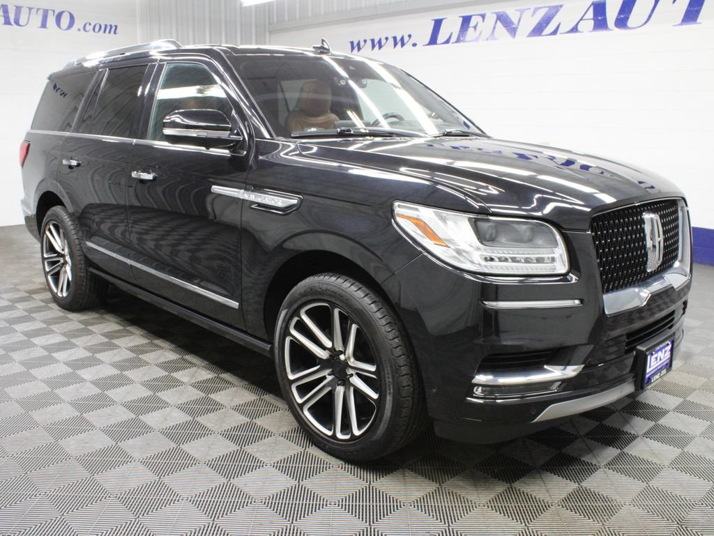 Used 2019 Lincoln Navigator Reserve AWD/4WD image 3