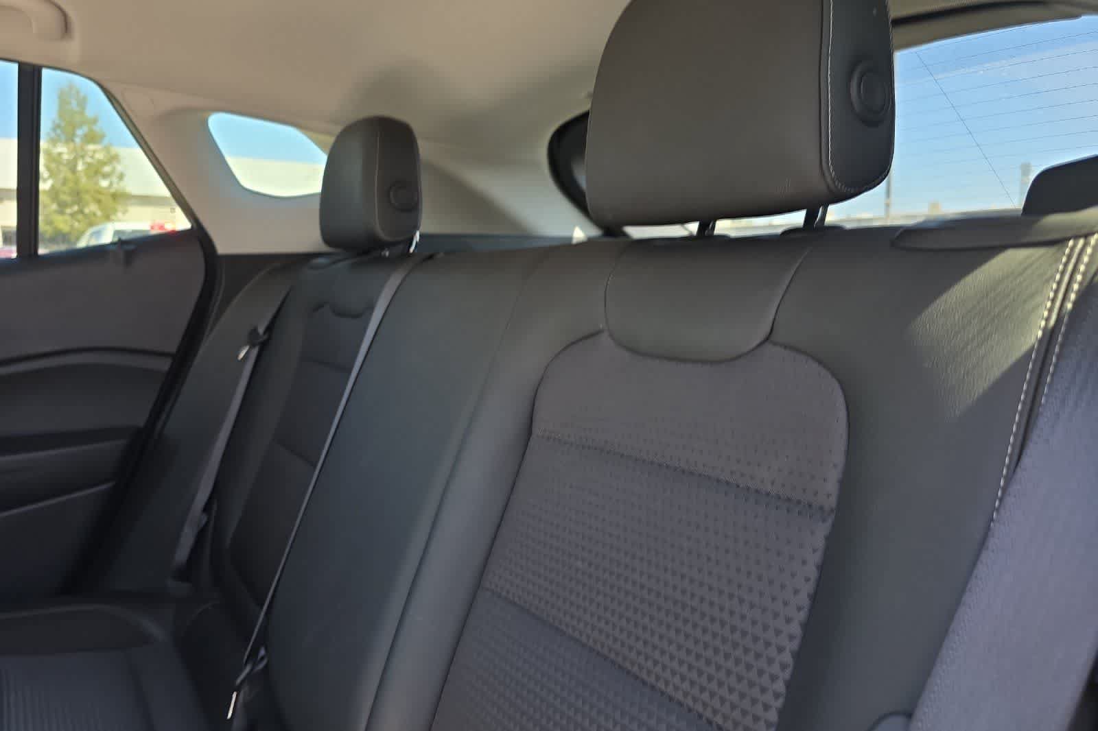 Used 2025 Chevrolet Trax LT FWD image 17