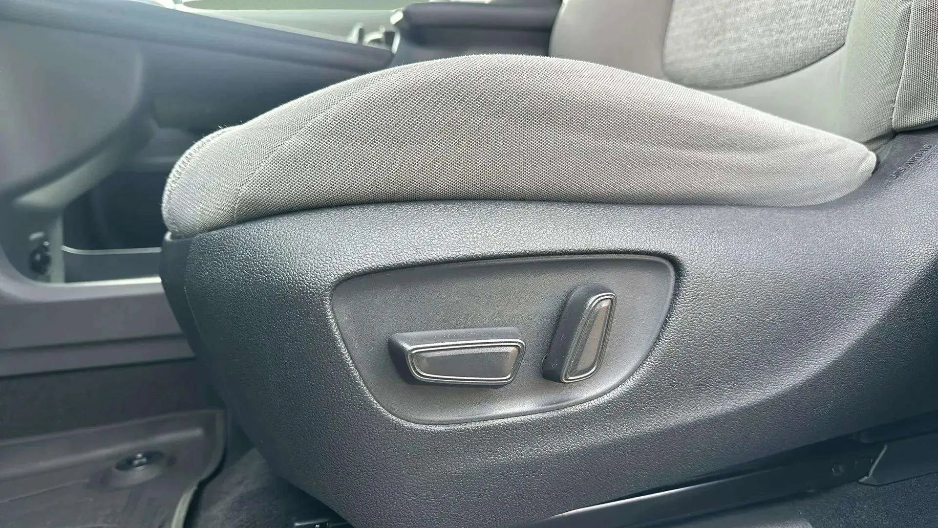 Used 2022 Toyota Sienna LE image 13