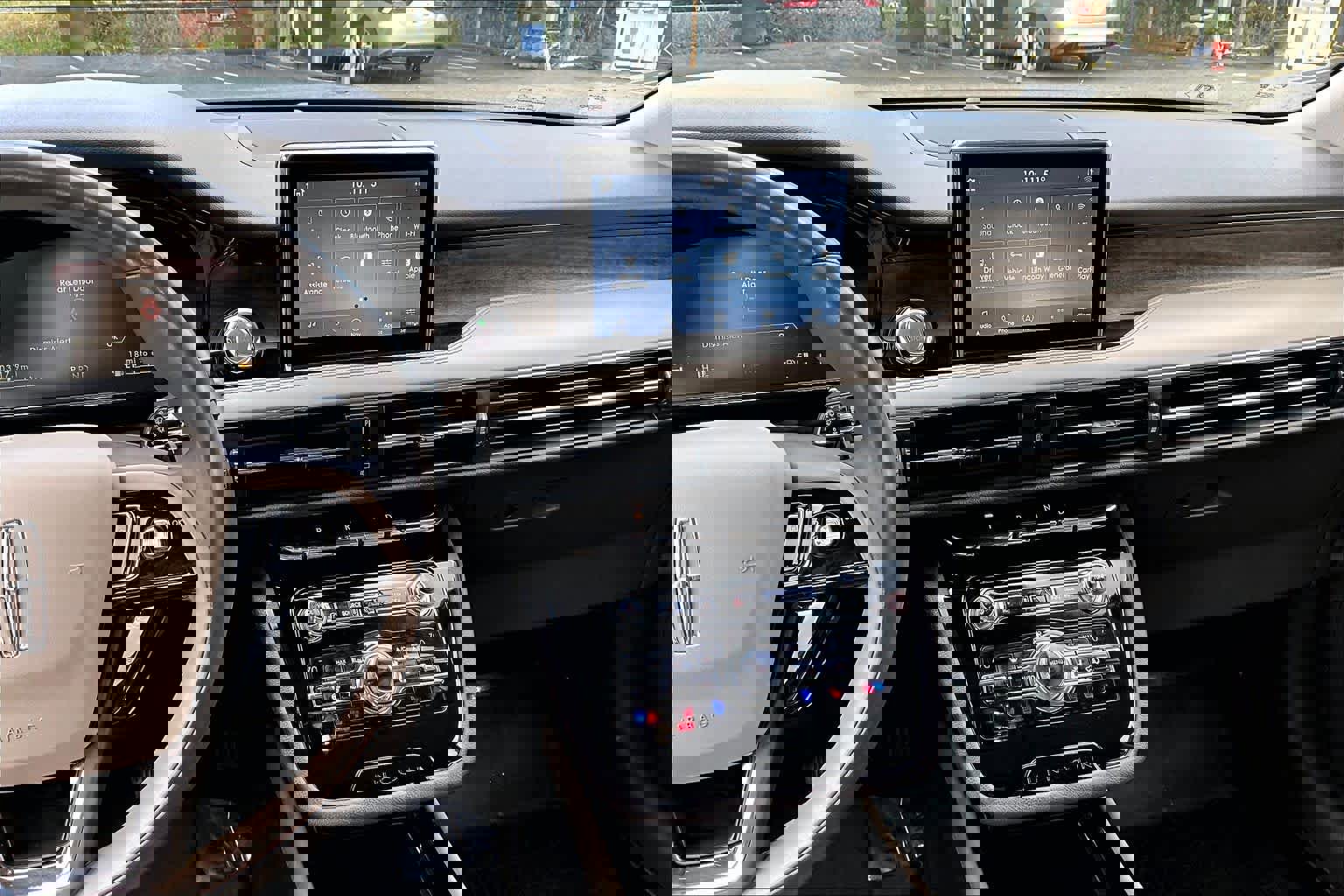 Used 2020 Lincoln Corsair Reserve w/ Equipment Group 201A image 6