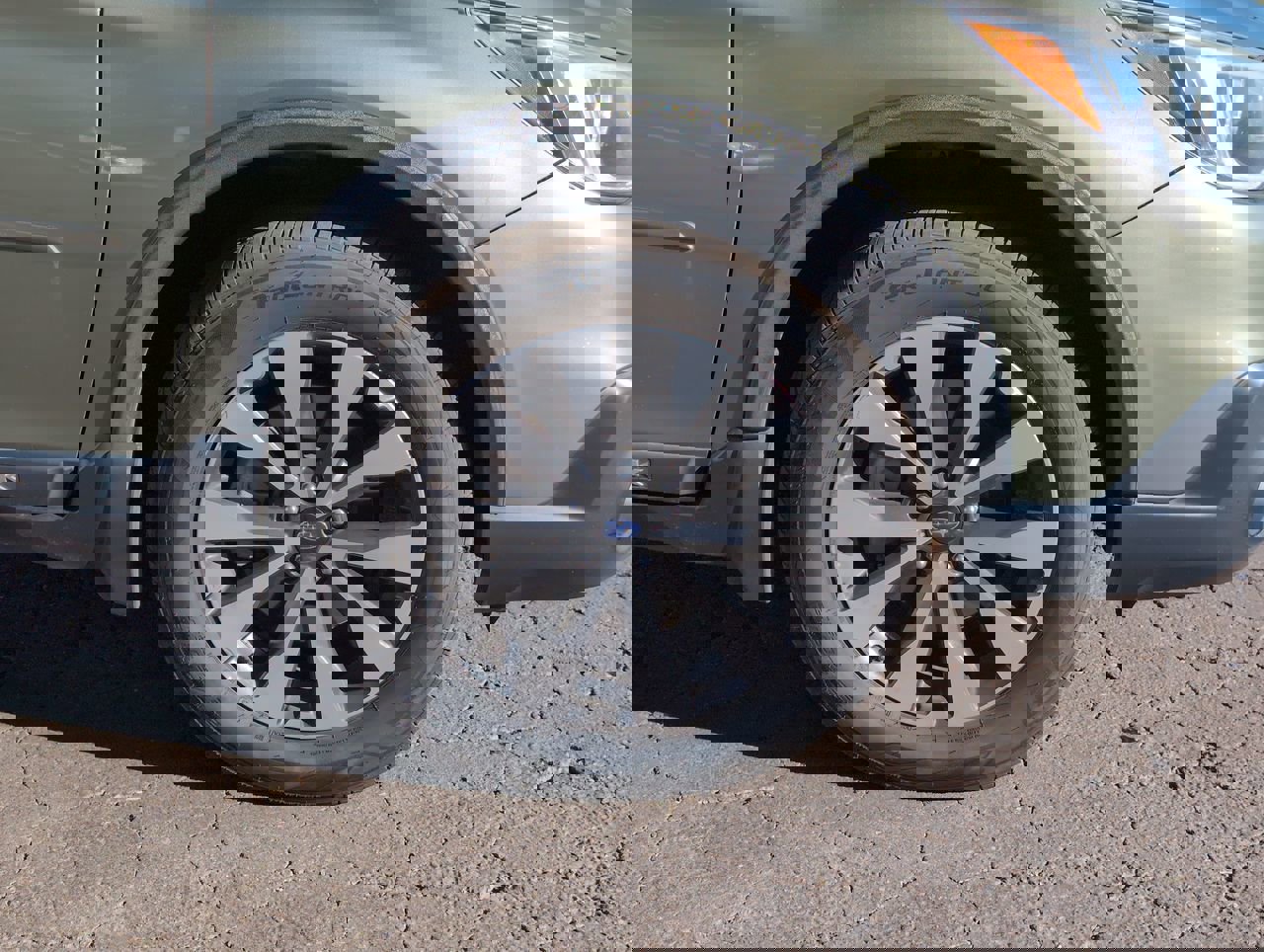 Used 2016 Subaru Outback 3.6R Limited image 9