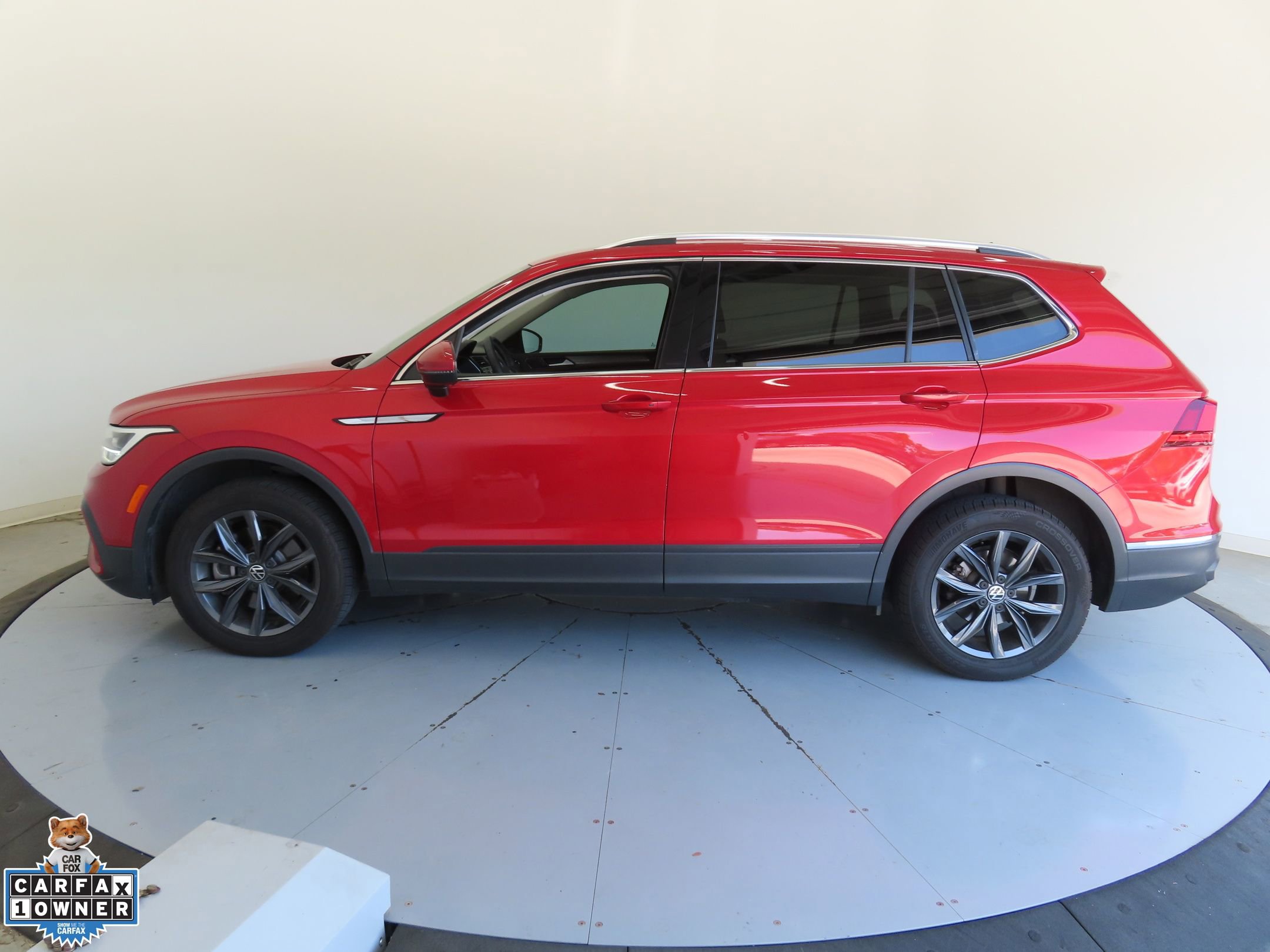 Used 2022 Volkswagen Tiguan SE FWD image 6