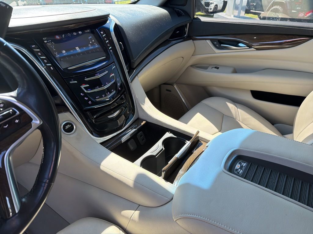 Used 2018 Cadillac Escalade Premium Luxury AWD/4WD image 42