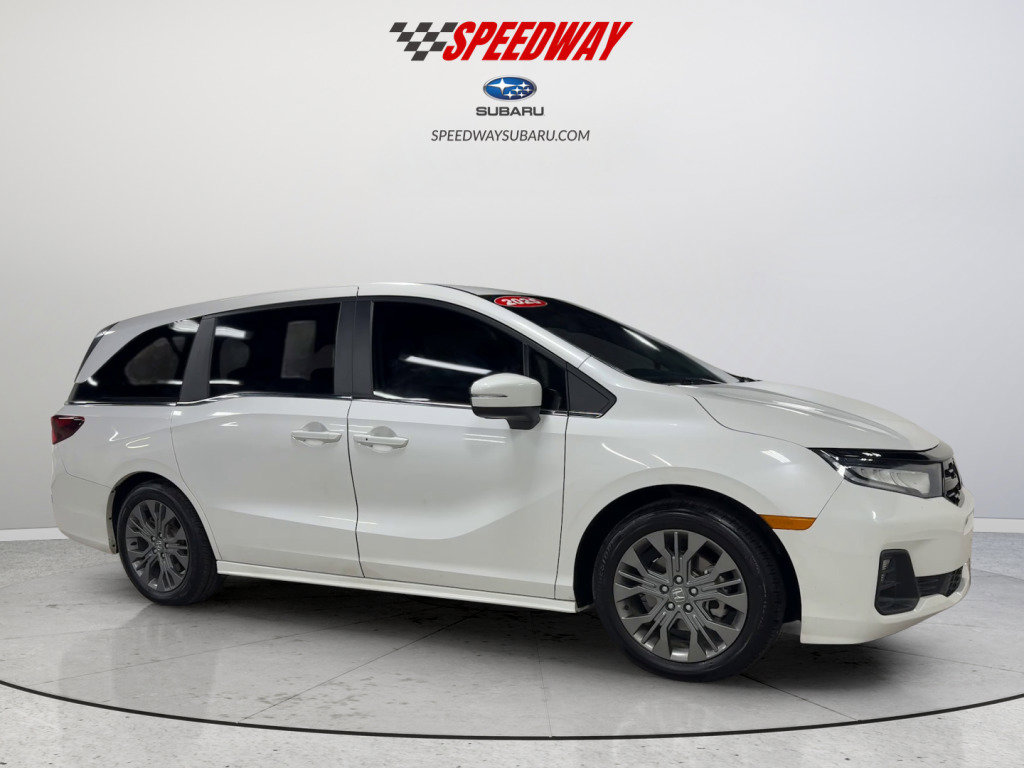 Used 2025 Honda Odyssey Touring image 3