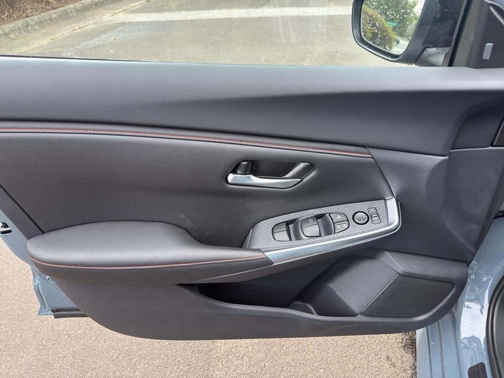 New 2025 Nissan Sentra SR image 17