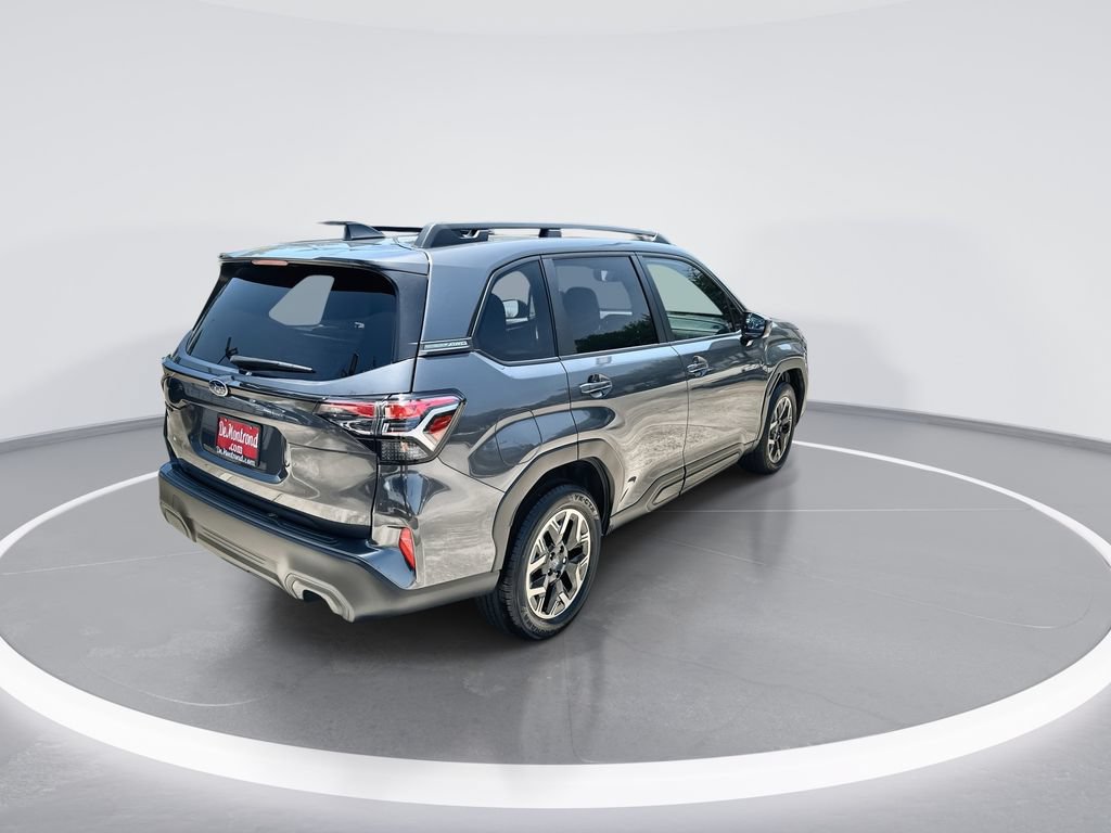 Used 2025 Subaru Forester Premium AWD/4WD image 8
