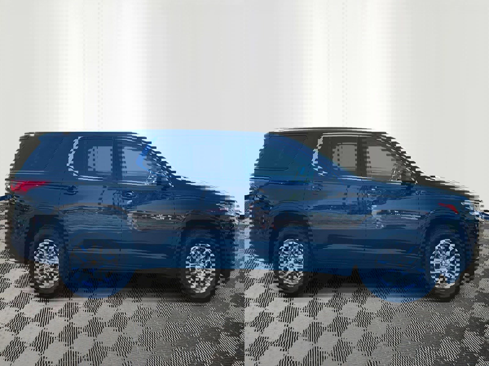 Used 2021 Chevrolet Traverse LS FWD image 4