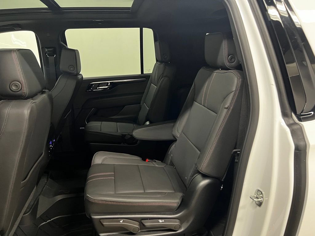 New 2026 Chevrolet Suburban RST w/ Comfort Package AWD/4WD image 31