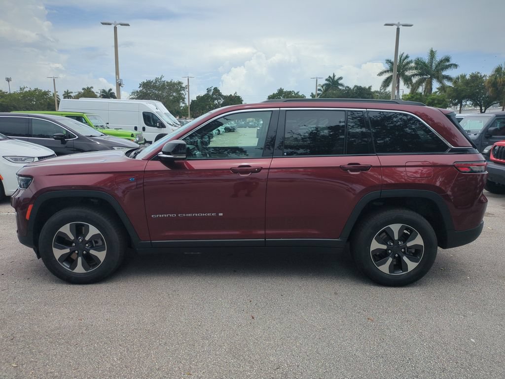 Used 2024 Jeep Grand Cherokee Limited 4xe AWD/4WD image 9