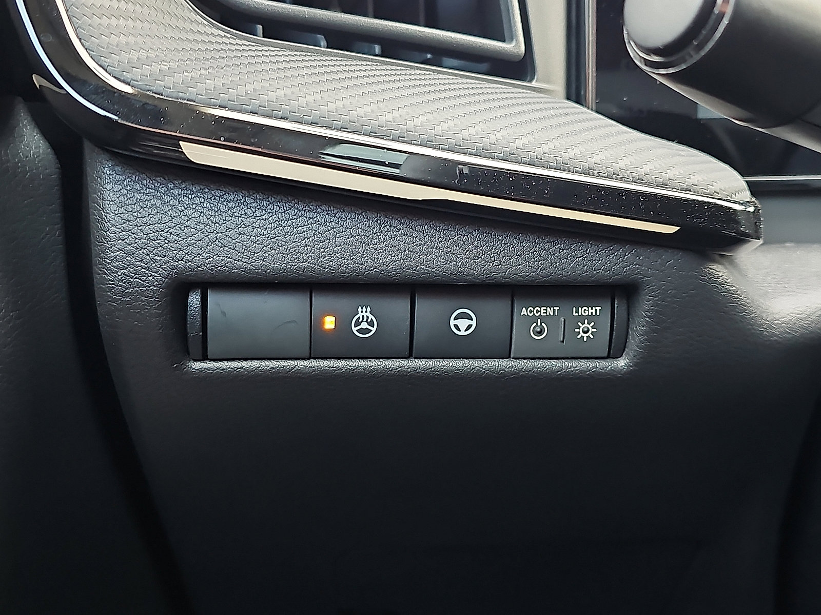 Certified 2025 Nissan Kicks SR w/ SR Premium Package image 25