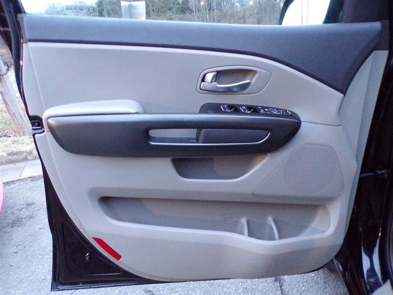 Used 2015 Kia Sedona LX image 13