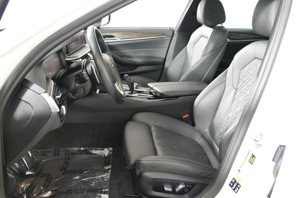 Used 2023 BMW 530i xDrive w/ Premium Package AWD/4WD image 10