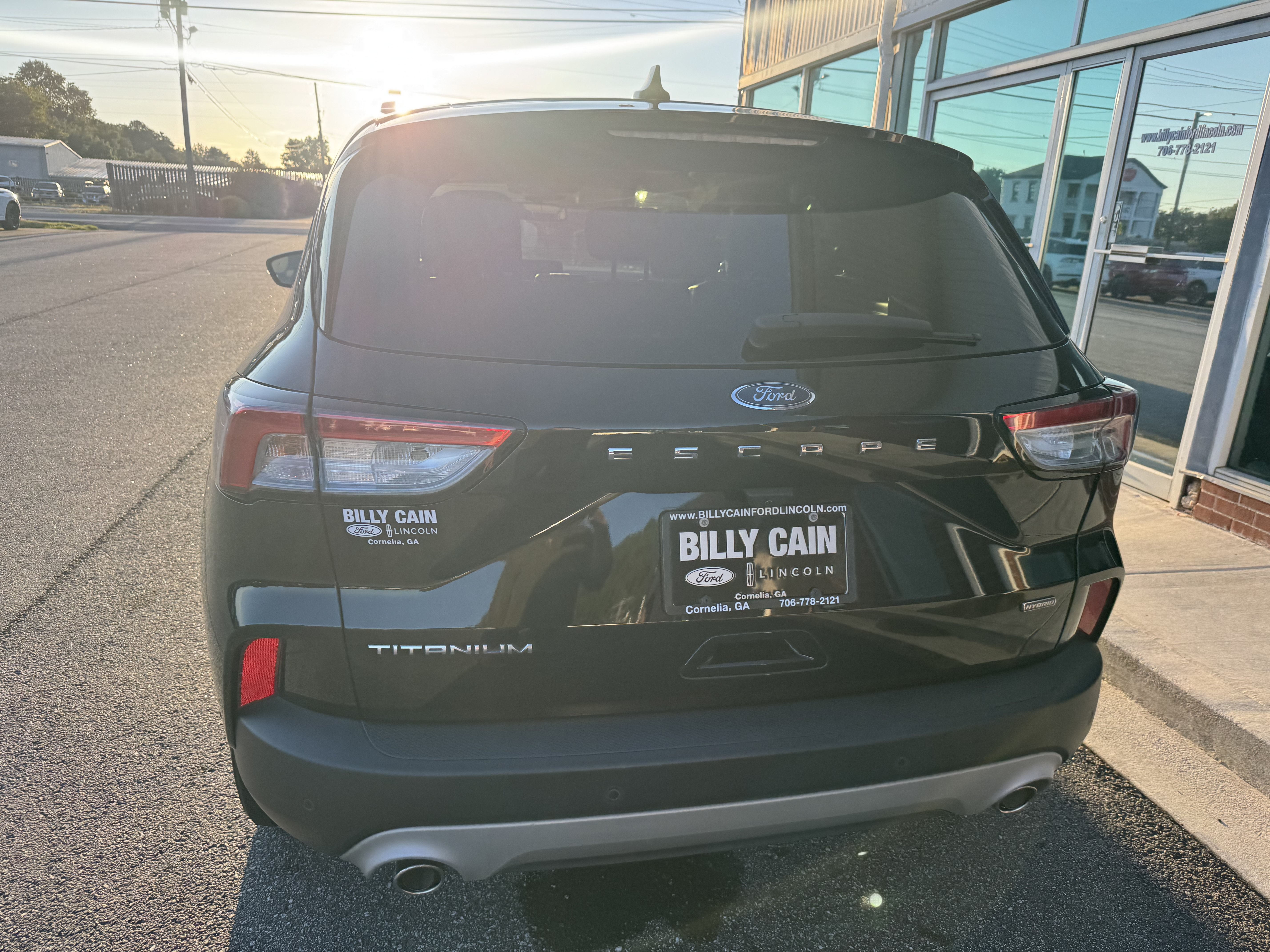 Used 2020 Ford Escape Titanium FWD image 3