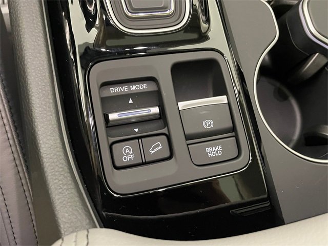 Certified 2025 Honda Pilot Touring image 12