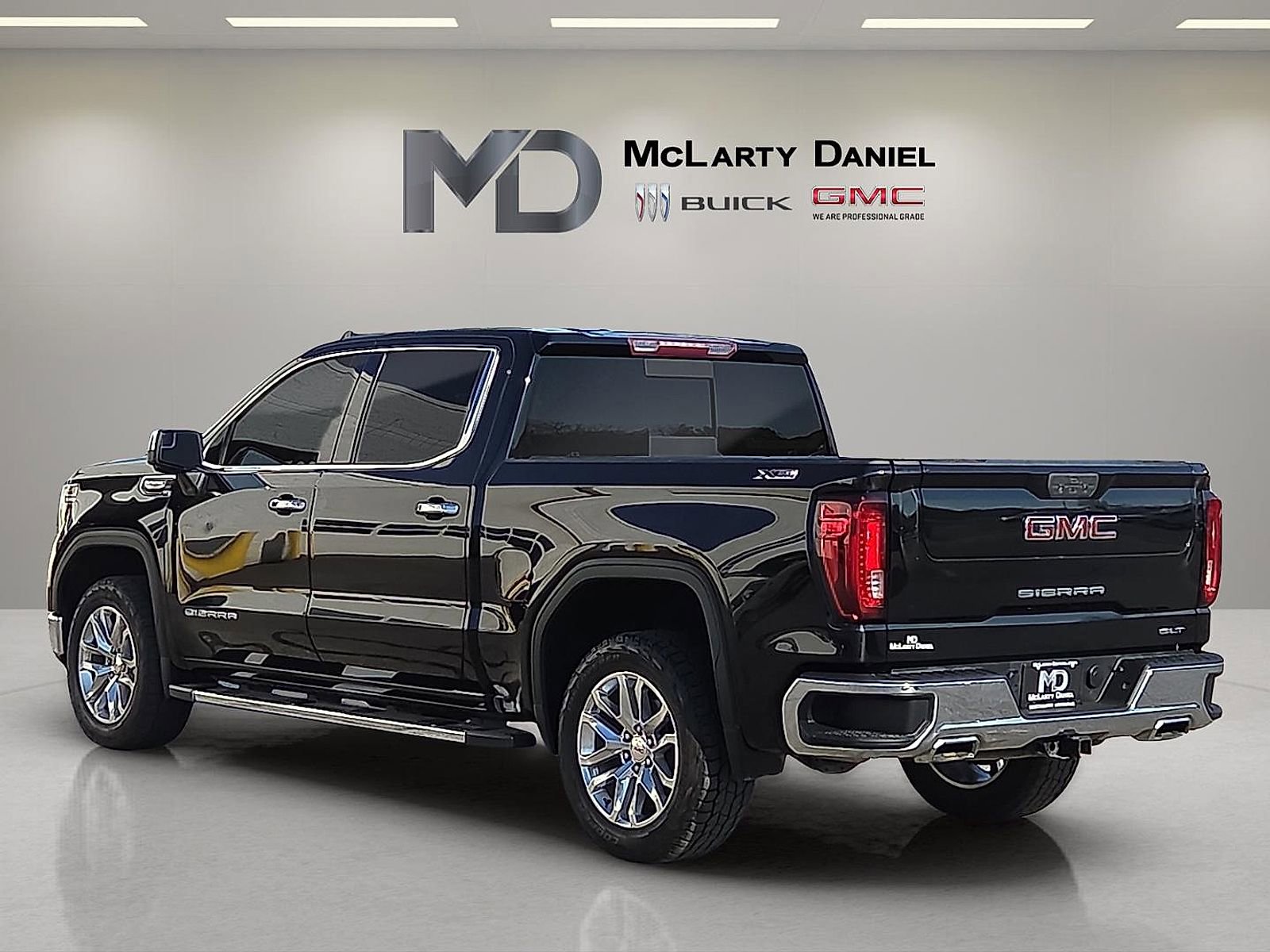 Certified 2021 GMC Sierra 1500 SLT AWD/4WD image 4