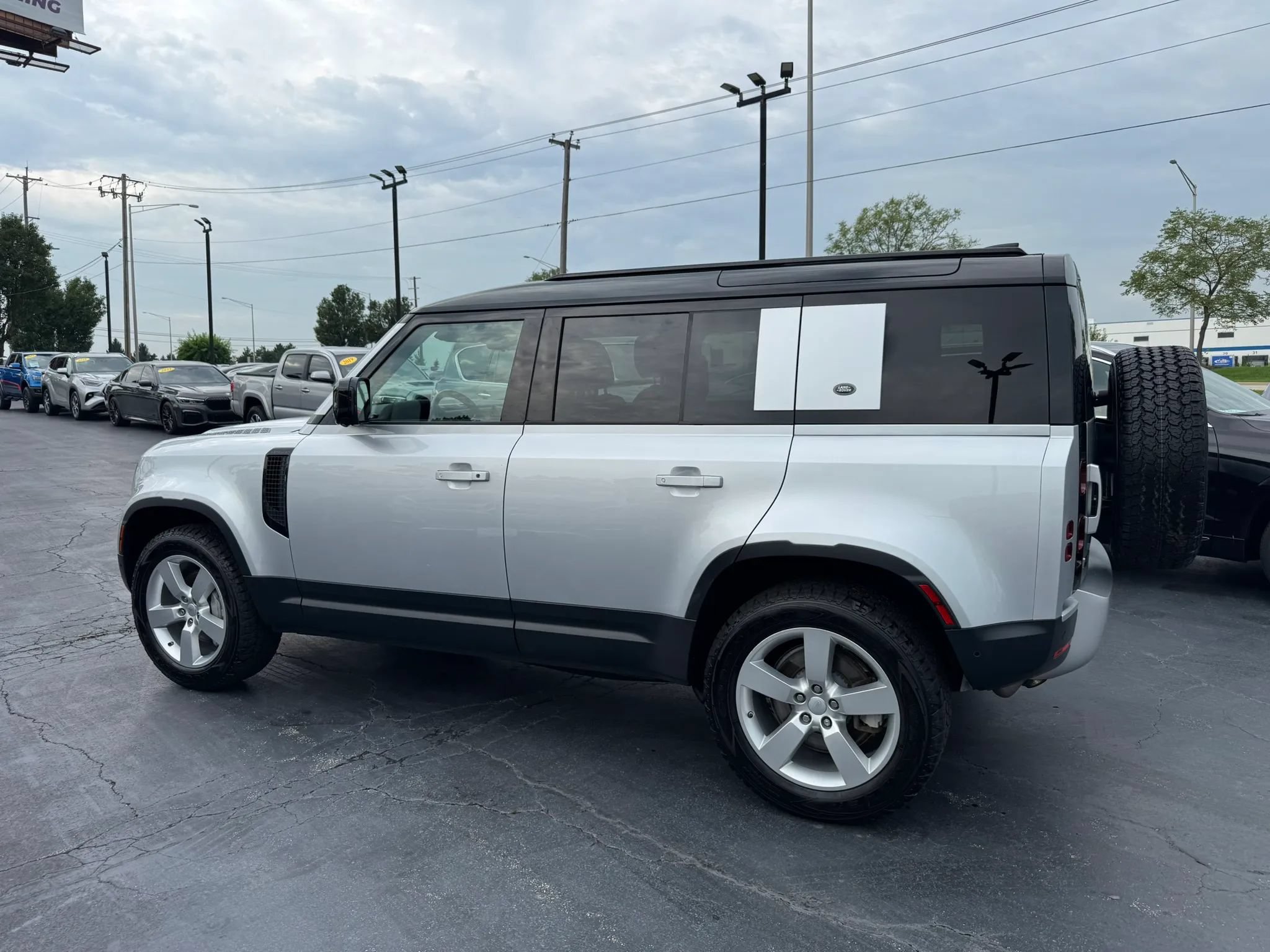 Used 2020 Land Rover Defender 110 HSE AWD/4WD image 7