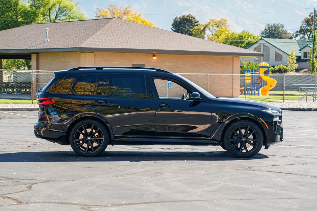 Used 2025 BMW X7 M60i image 4