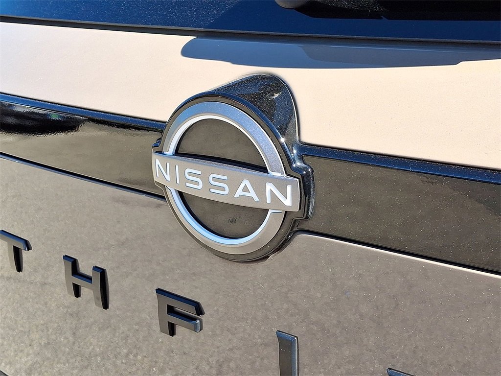 Used 2025 Nissan Pathfinder Platinum w/ Black Appearance Package image 24