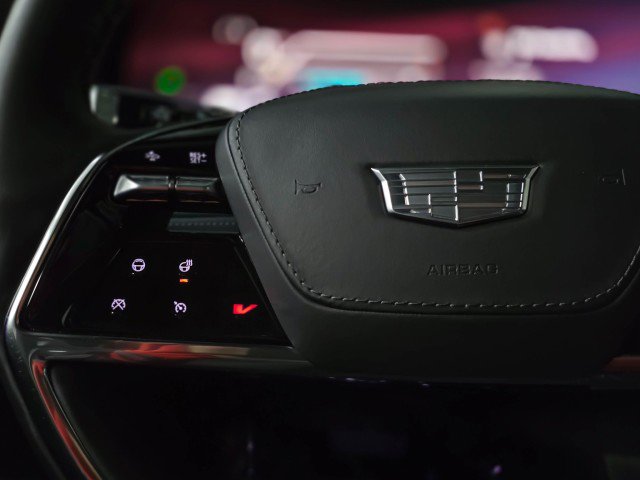 Used 2025 Cadillac Escalade IQ Luxury 2 w/ LPO, Premium Carpet Package image 21