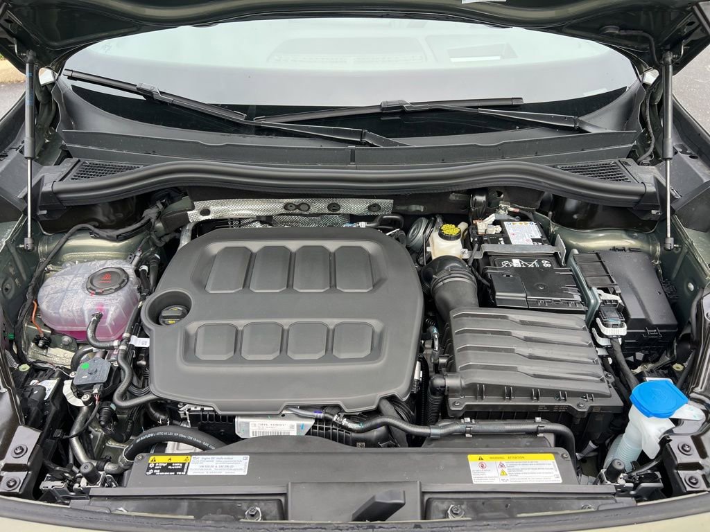 New 2026 Volkswagen Tiguan SE R-Line FWD image 11