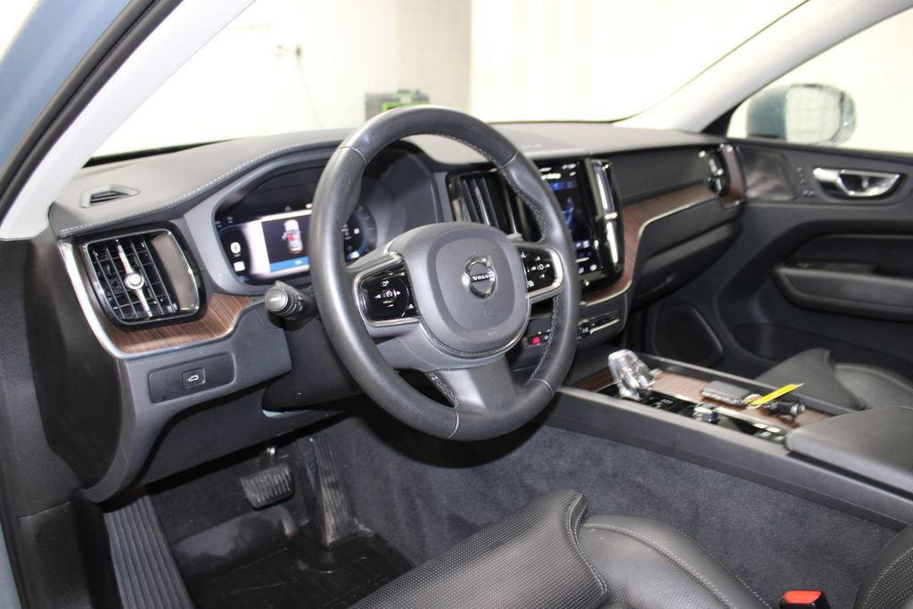 Used 2023 Volvo XC60 B6 Ultimate image 14