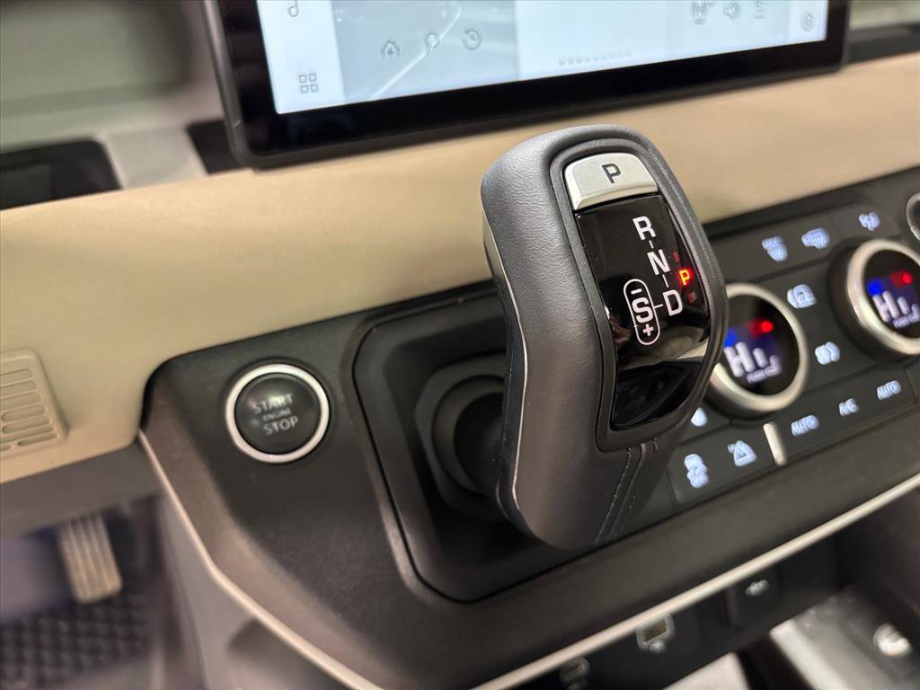 Used 2020 Land Rover Defender 110 First Edition image 15