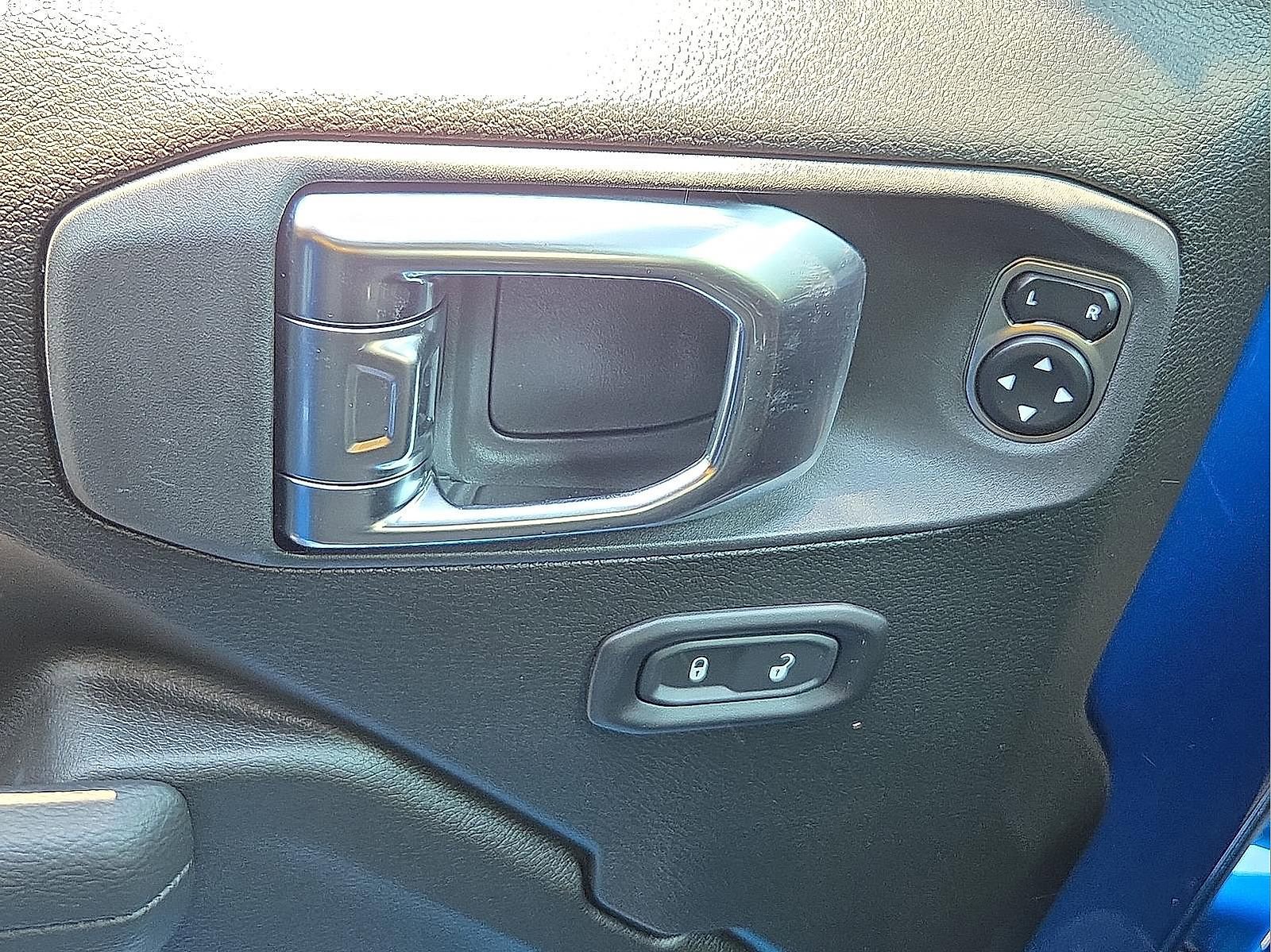 New 2025 Jeep Gladiator Mojave w/ Steel Bumper Group image 13