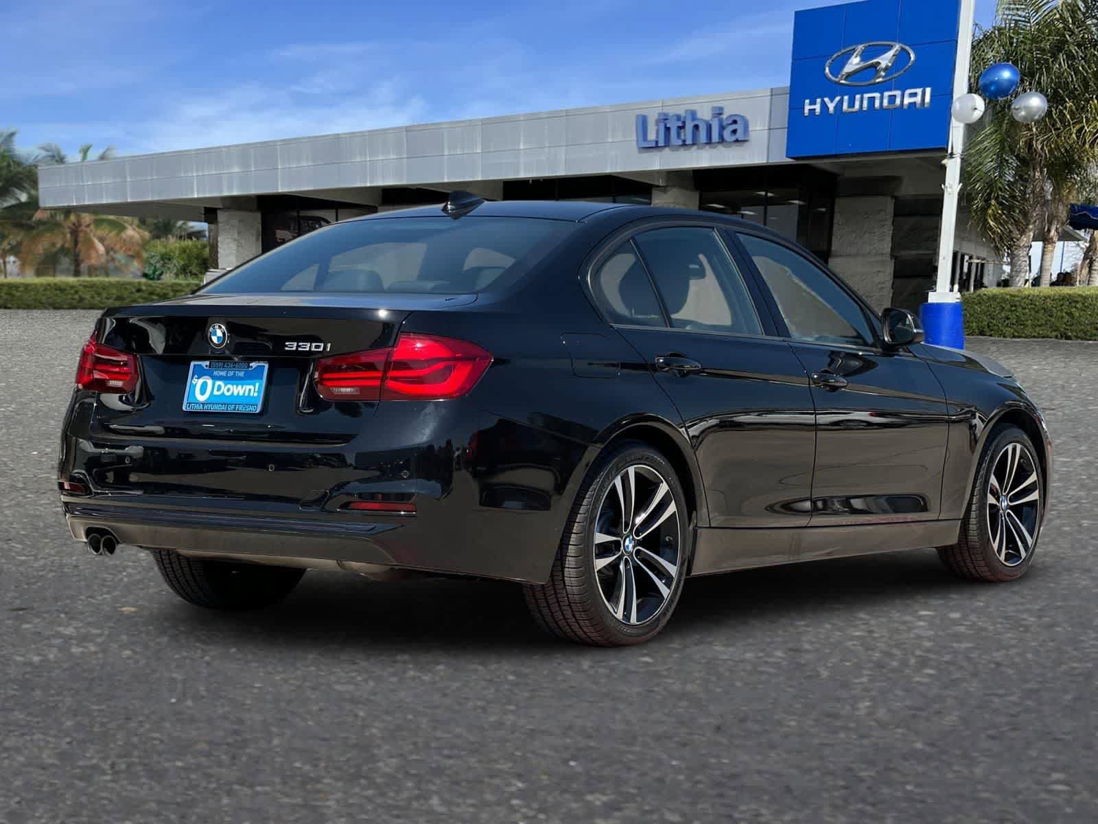 Used 2018 BMW 330i Sedan w/ Convenience Package RWD image 3