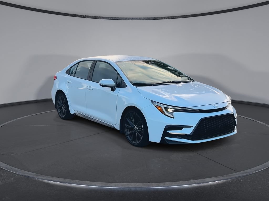 Used 2024 Toyota Corolla SE FWD image 2