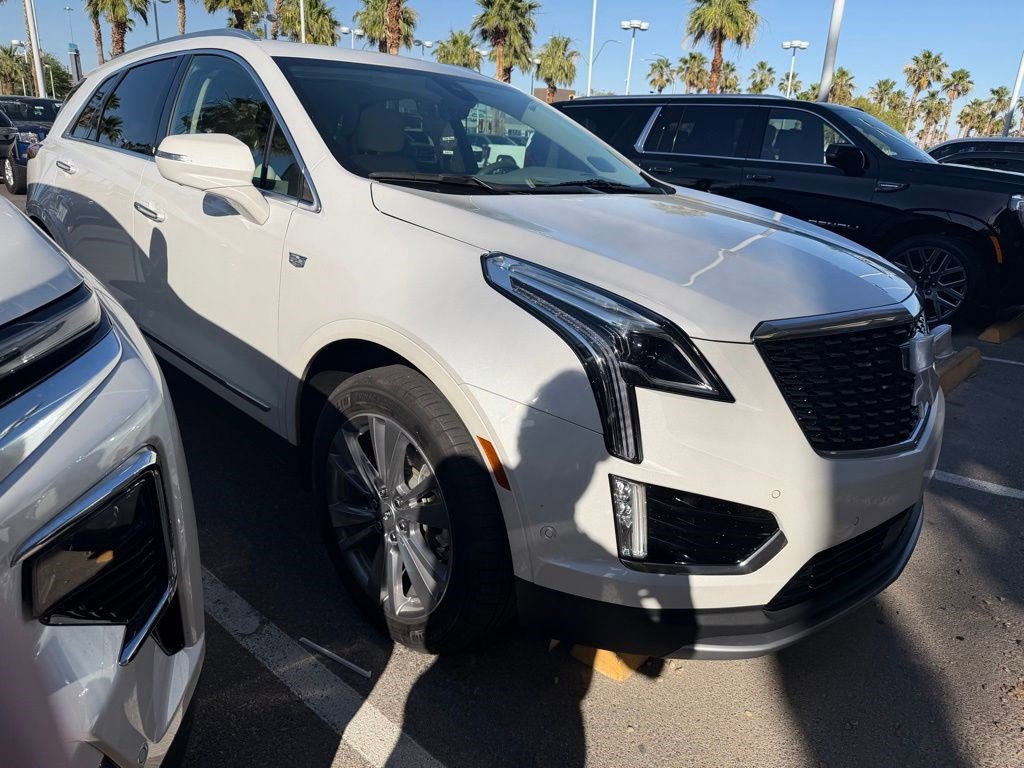 Used 2024 Cadillac XT5 Premium Luxury w/ Technology Package FWD image 3