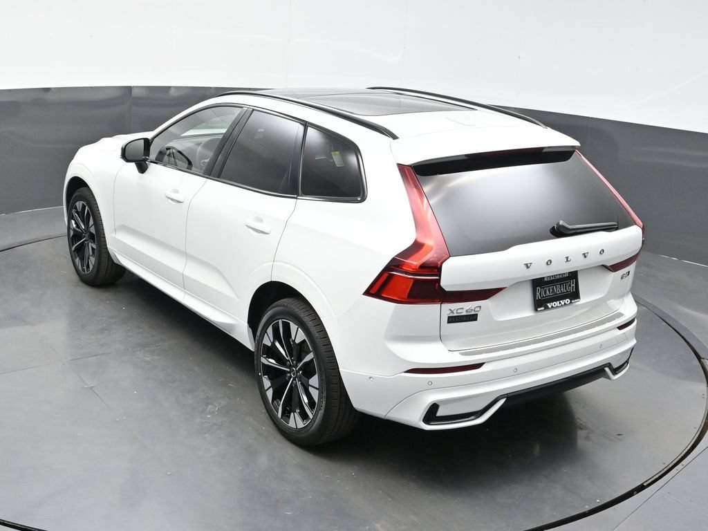 New 2026 Volvo XC60 B5 Plus w/ Climate Package PRO AWD/4WD image 33