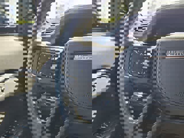 Used 2025 Land Rover Defender 110 V8 image 25