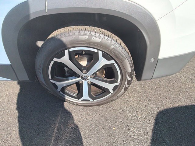 Certified 2025 Volkswagen Tiguan SE FWD image 27