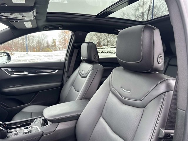 Certified 2022 Cadillac XT5 Premium Luxury image 18