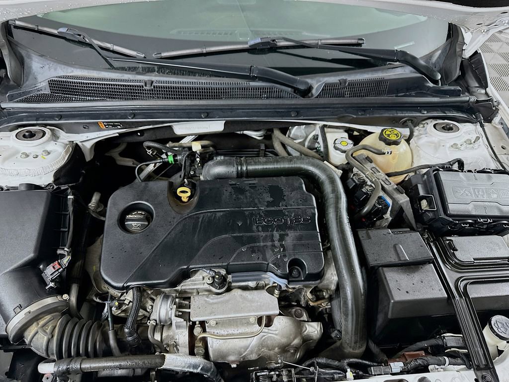 Used 2020 Chevrolet Malibu LS image 27