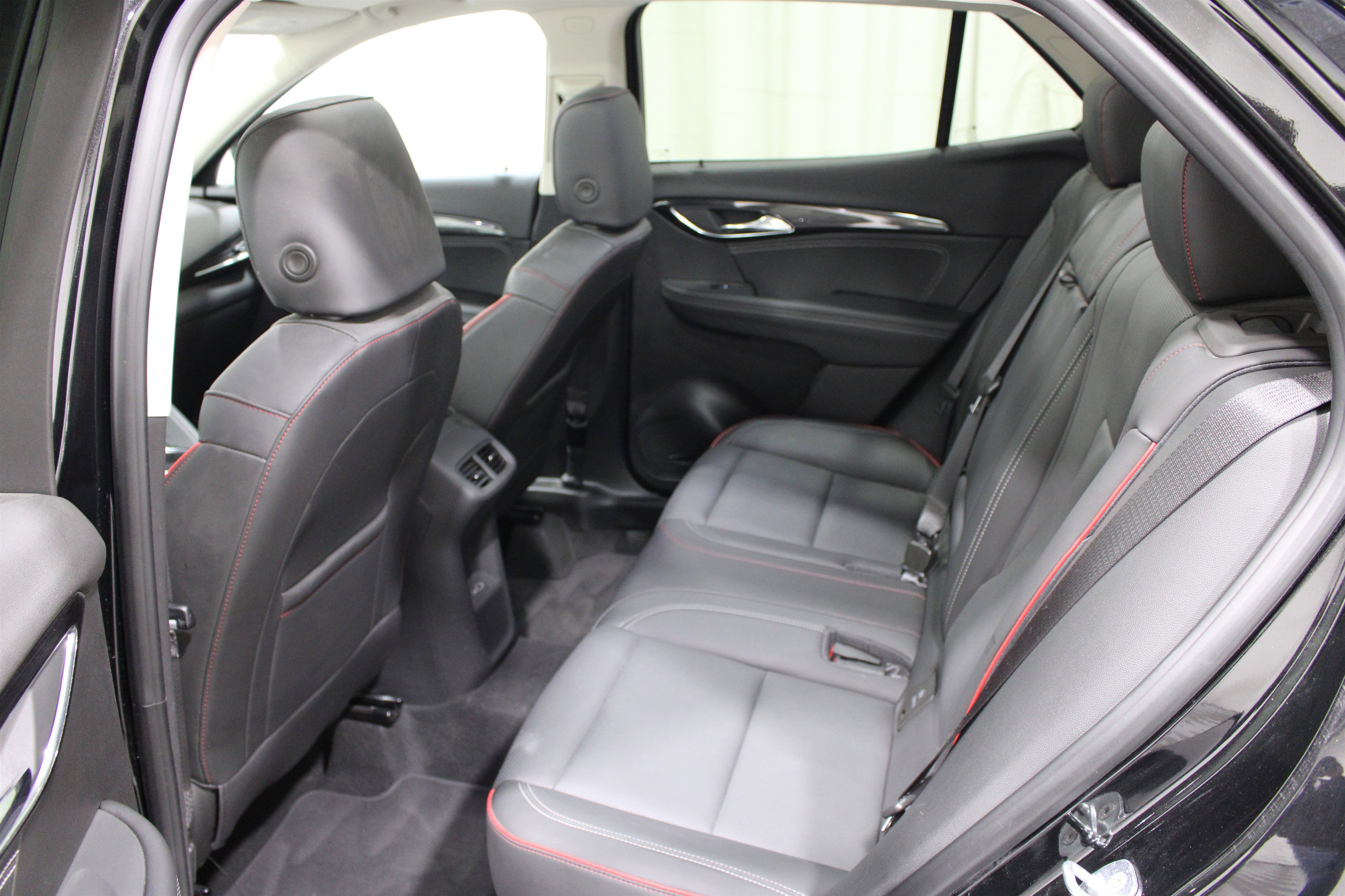 Used 2023 Buick Envision Essence w/ Sport Touring Package image 21