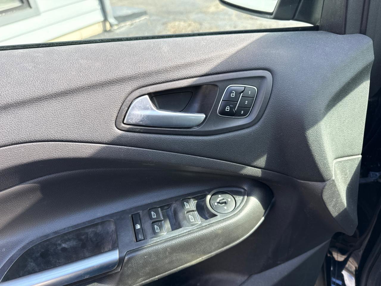 Used 2017 Ford Escape Titanium image 13