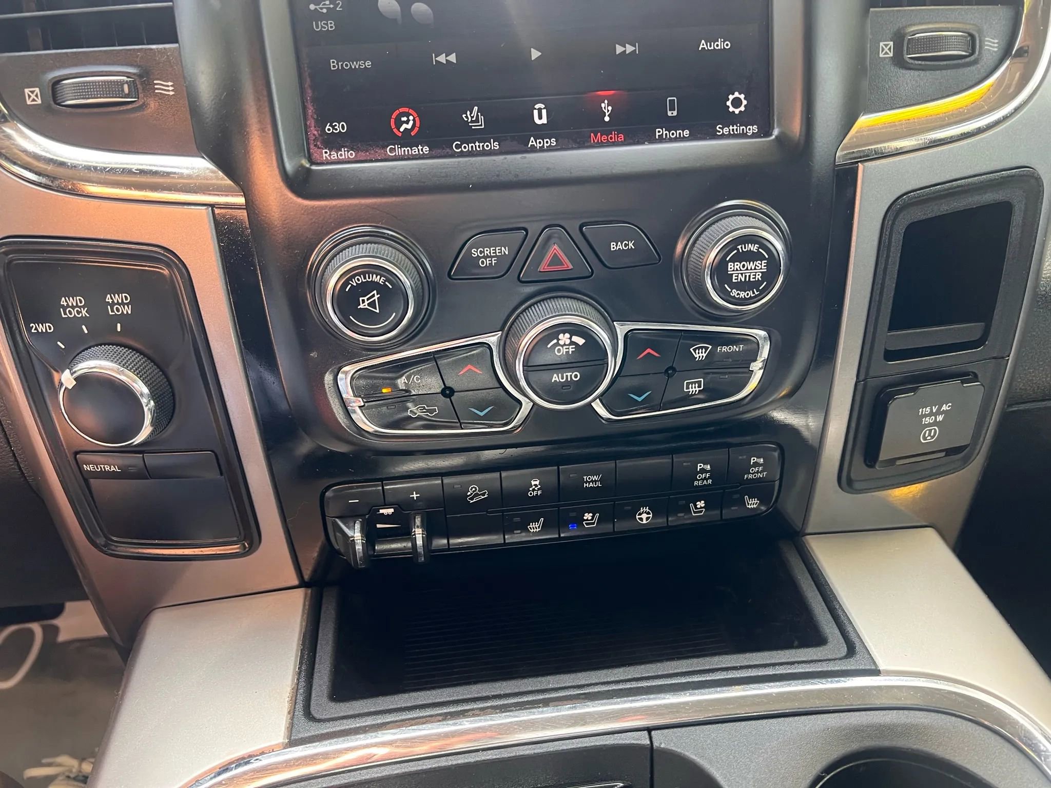 Used 2018 RAM 2500 Laramie w/ Sport Appearance Group image 17