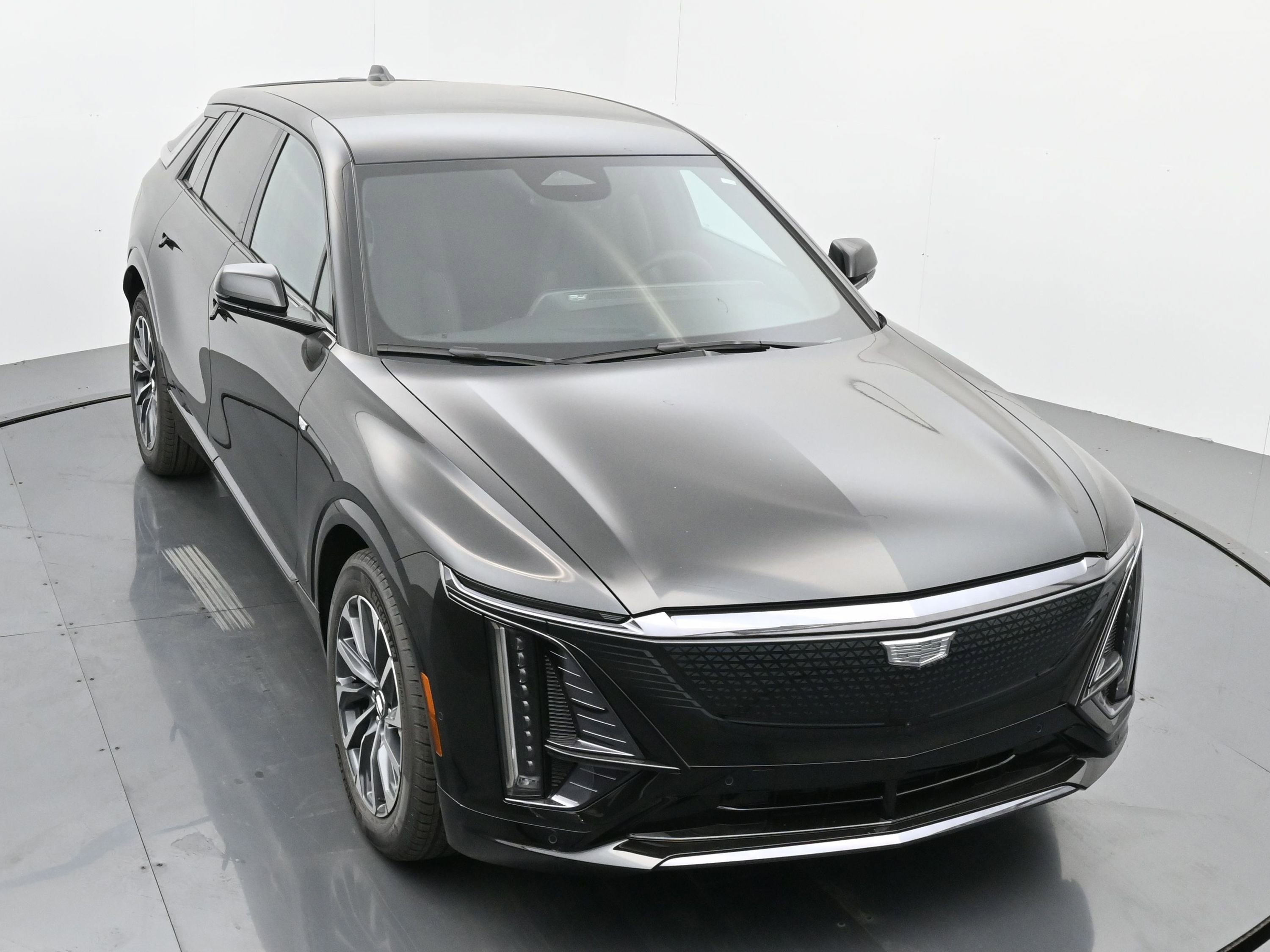 New 2025 Cadillac Lyriq Sport w/ LPO, Floor Liner Package image 30