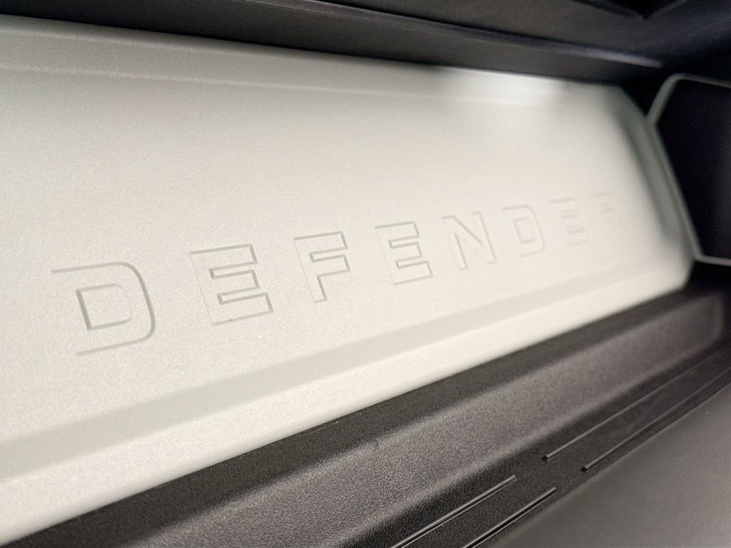 Used 2023 Land Rover Defender 110 X-Dynamic SE AWD/4WD image 22