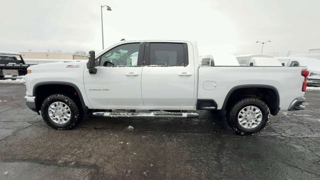 Used 2024 Chevrolet Silverado 2500 LT AWD/4WD image 5